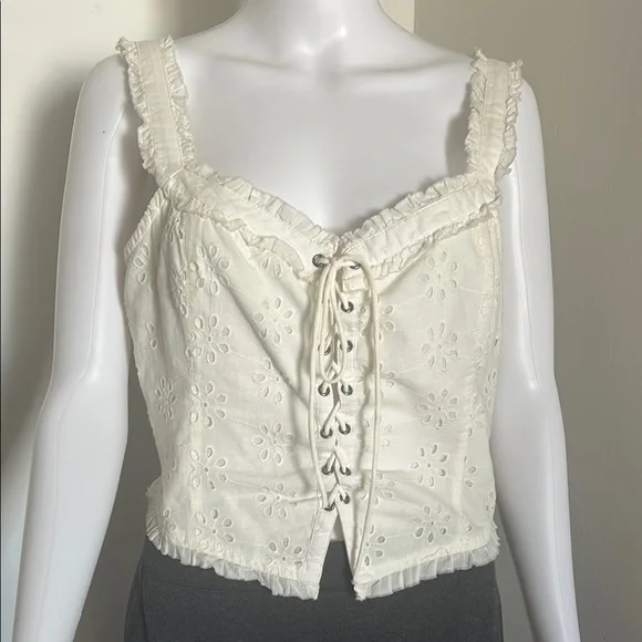 Urban Outfitters, Women’s Size Large White Eyelet floral Tank Top - Picture 2 of 7